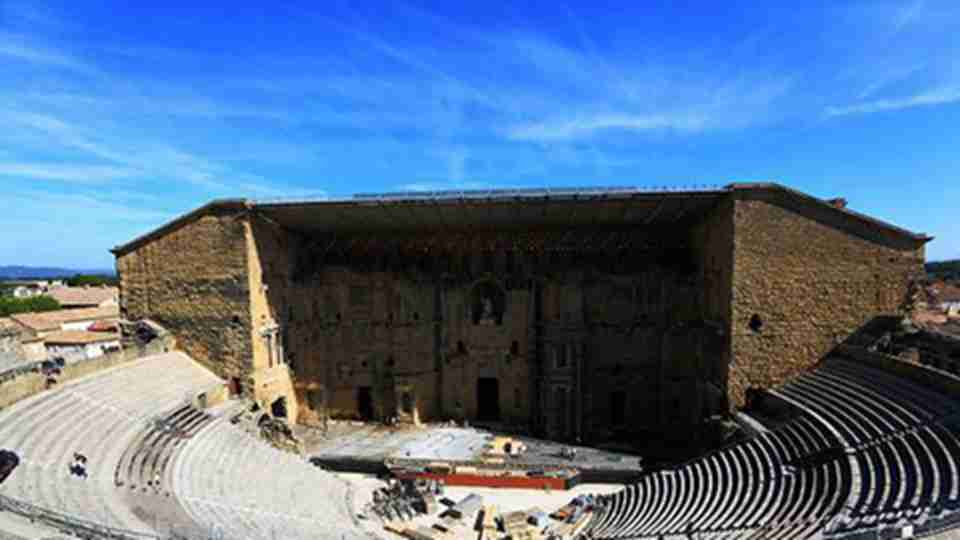 �����չ������糡�������к�ΰ�Ĺ������糡�б�������õ�����ʽ�糡֮һ