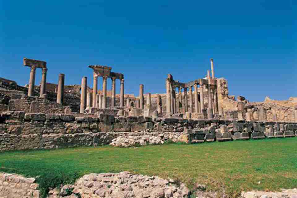 ɳ����������һ���ߵ��ϣ�����ֵ�ƽԭ