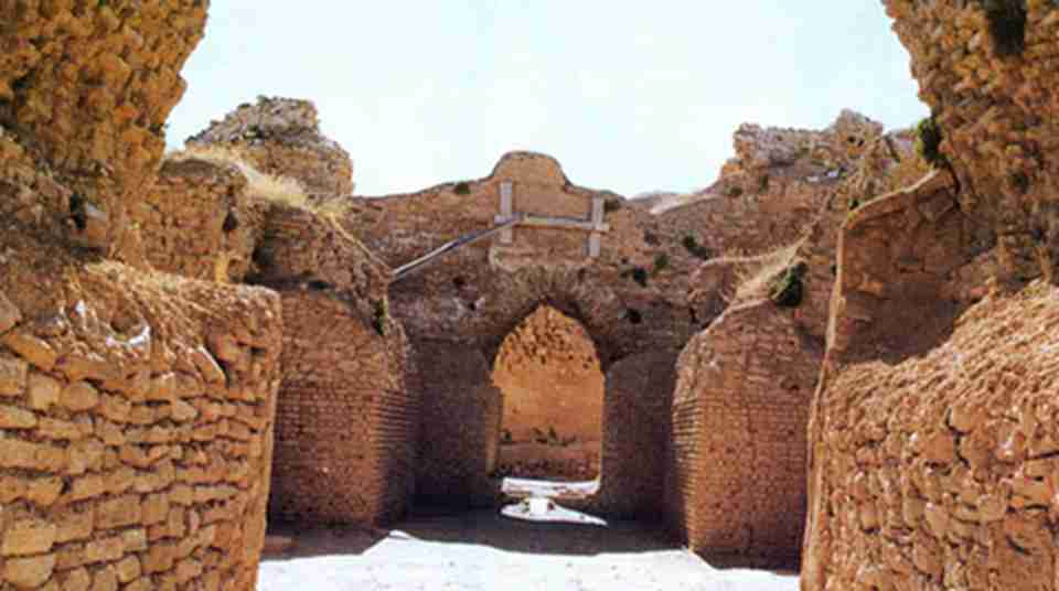 ������������������ַ������һƬ������Χ����20�׵ĸߵ���