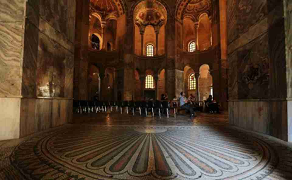 ����ӵ�ж��ص����ڻ����������˲�Ʒ�Լ�����