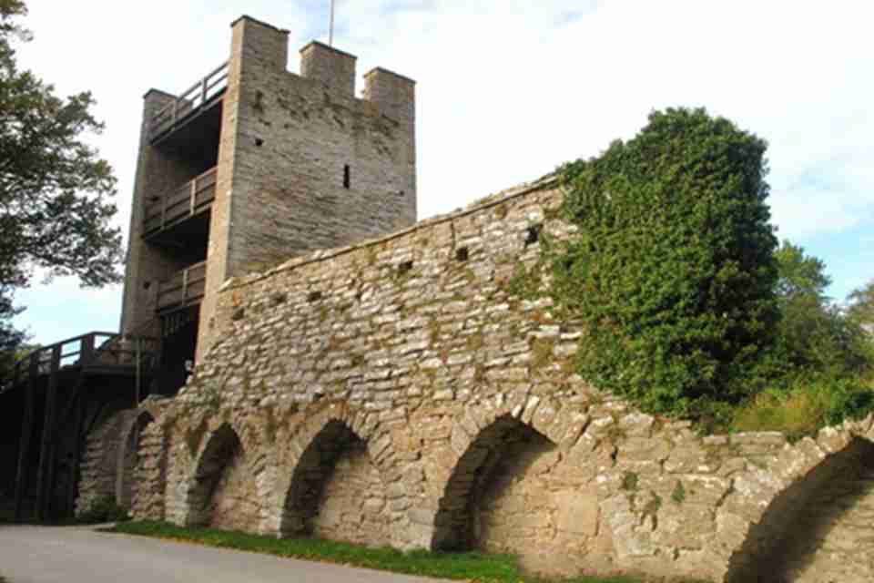 汉萨同盟城市维斯比城墙遗址