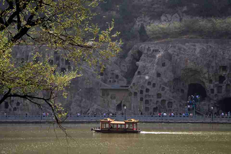 ����ʯ������ʱ�䳤����Խ�����࣬��������λ����Խ����Ȼ��ɫ��������������ʯ�����Ա����