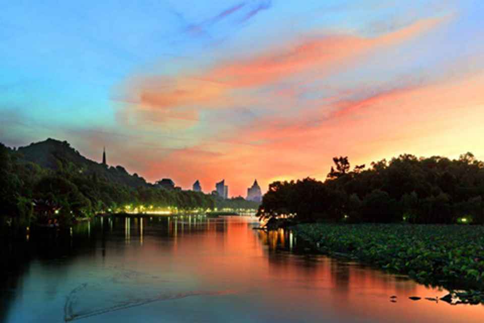 �������������ӣ���ױŨĨ������