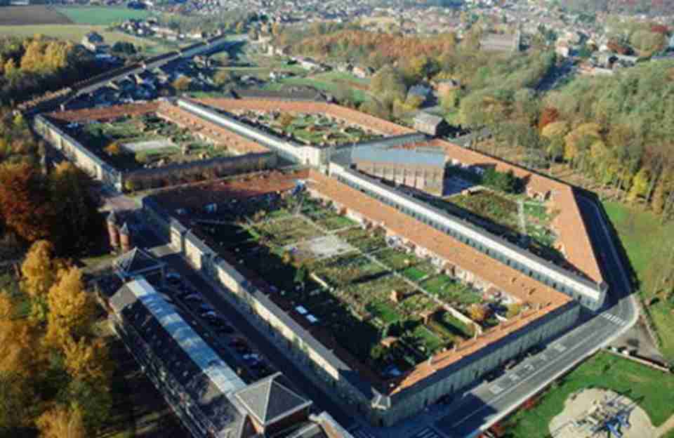 ��¡���ǲɿ��ż�Ⱥλ�ڱ���ʱ�ϲ�