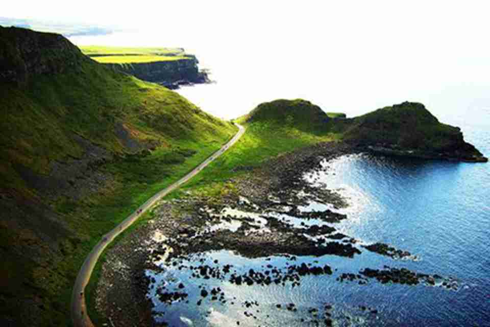 ɽ�����ƣ�����ɽ�����γ���������Ȼ��̨��ʯ����ʰ�����ϣ�����һɫ