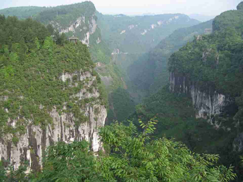 ��¡�ľ����������µ�һ��ܽ�ض�����������������Ⱥ��ȫ���纱����ϡ�п�˹��ϵͳ�γɵĺ�ƺ���