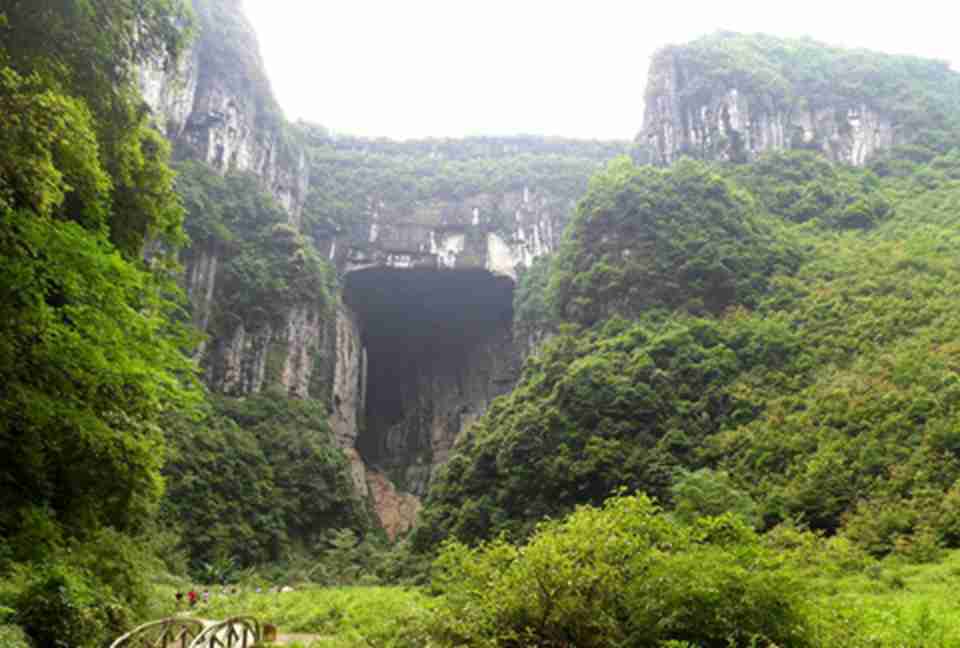 武隆天生桥,是全国罕见的地质奇观生态型旅游区,属典型的喀斯特地貌