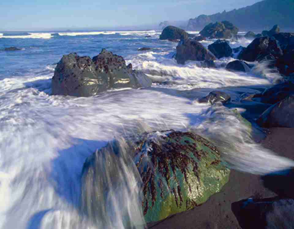 ��ɼ���ҹ�԰λ�ھɽ�ɽ����̫ƽ�󺣰���Ⱥɽ��