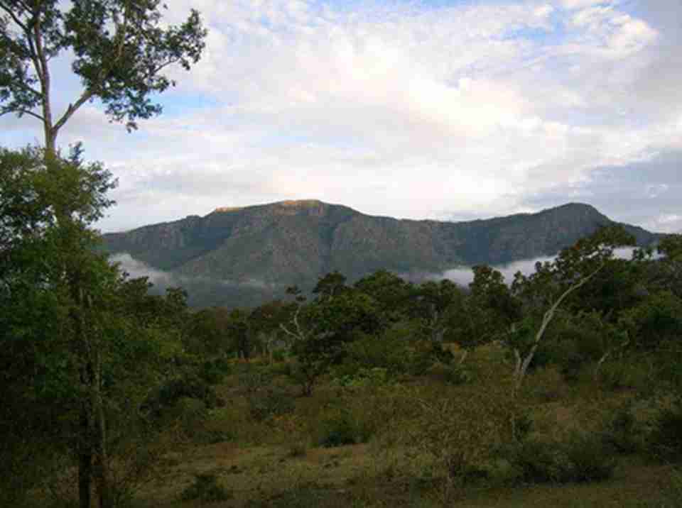 ����ֹɽ������ӡ���ϲ���һ��ɽ��