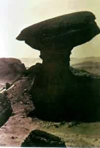 塔克拉玛干沙漠区风蘑菇（中国）