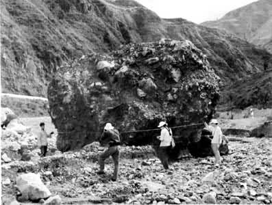 ͼ2������ʯ��������ڵľ���