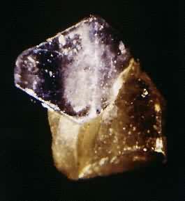 ���ٿ�(Scheelite)