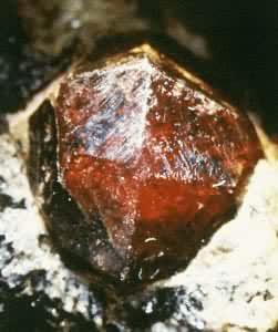 ������ʯ(Almandine)