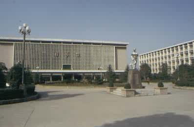 �й����ʴ�ѧ(�人)