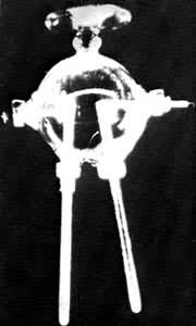 ͼ1 ���ڵĵ���