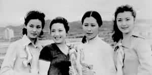 1982��ٻ�����Ů��Ա�������˺졢��������˹�ٸ��ޡ�������