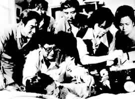 ���ھӡ�����