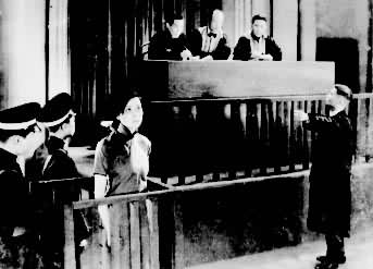 ����Ů��