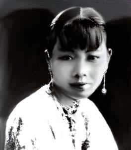 �й���һλ��ӰŮ��Ա��ɺɺ��ӰƬ��ׯ�����ޡ��а���Ѿ��