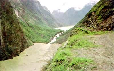 1933���й��Ĵ���Ϫ7.5�������շ�ɽ��������ẽ����γɺ�����ǰΪС���ӣ���Ϊ���ӣ��м���ɽ��ʱ���µĶѻ���