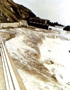 1983��5��26���ձ����в�7.7����������Х������������ذ��Ĺ���