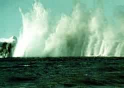 ʹ���˹�������������̽������ڲ����졡��ͼΪ�й�������ĪӺ��Ͷ��ʮ��ըҩ��ʱ���ֳ�