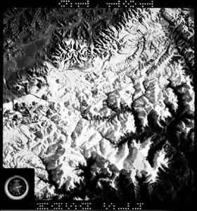 ͼ1 ���ʵ�����û���ʽ��Ӱ���������Ƭ