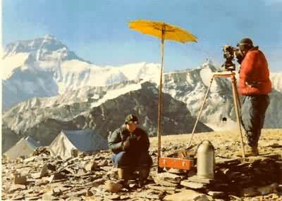 ���������ĸ̲߳ⶨ----1975��5��27�գ���湤�����ں���6120�׵�ˮ׼��۲���嶥��