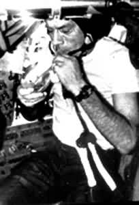 ����Ա��ʳ������װ��ͷ