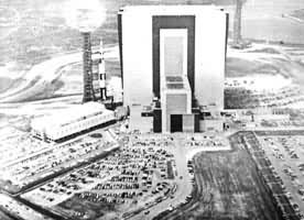 ��ֱװ���¥