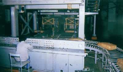 �Զ����Ƶĺϳ���ѹ��װ��