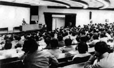 ��������ѧԺ500�˽���