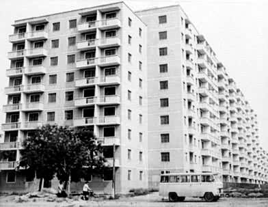 �������������ǽ�彨�ɵĸ߲�סլ