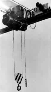 ͼ1����˿��ʽ�綯��«