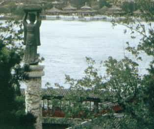 ��������ͭ���˳�¶�����԰�ֵ���