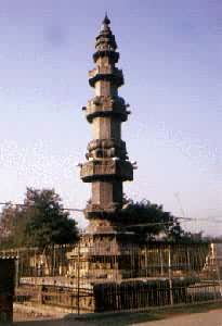 �ӱ����������ᾭ�����й��ִ���ߴ��ʯ������1038�꽨