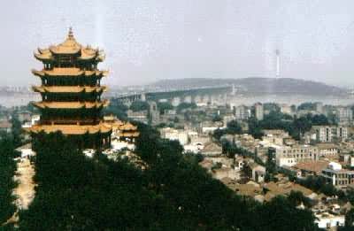 �人�г�����ˮ���㴦����������Ϊ�ƺ�¥