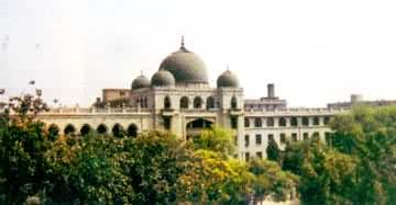 �й���˹���̾�ѧԺ��������1957�꽨�ɣ������н������Ժ���