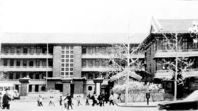 �����Ķ���ó�ײ���¥