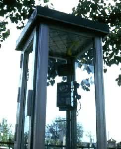 �����������ϵĹ��õ绰��