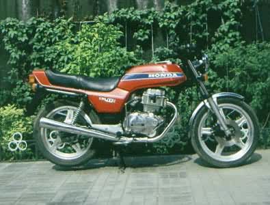 �ձ��������Ħ�г�