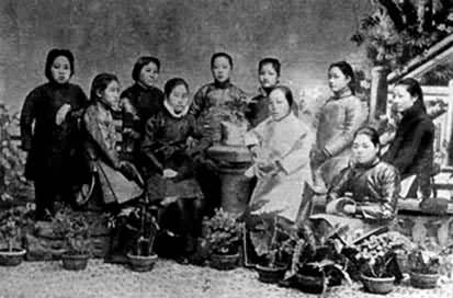 ����Ůѧ���ֱ�ҵ����ʱ����Ӱ