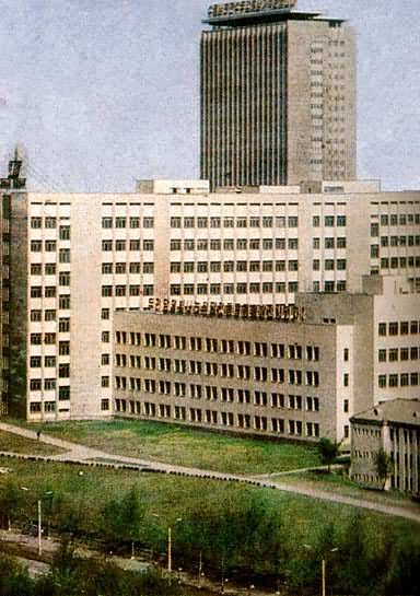 �����������干�͹����ճ��ۺϴ�ѧ