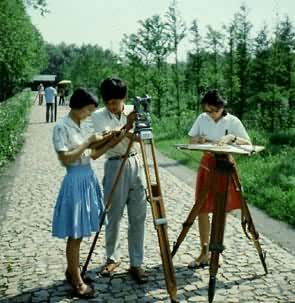 ͬ�ô�ѧѧ���ڽ��в���ʵϰ