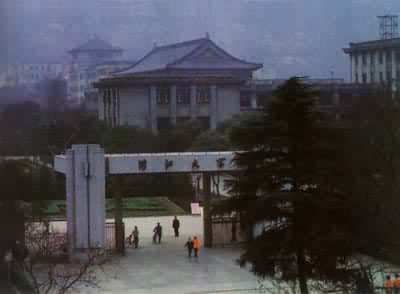 �㽭��ѧУ��