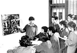 Сѧ��ʦ���ڰ�ĸ�����