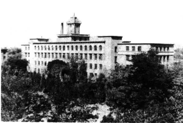 ���ݴ�ѧͼ���¥