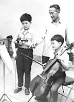 �Ϻ���������ר���ڸ���Сѧ������