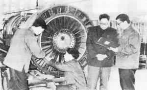 �Ϻ���ͨ��ѧ�Ľ�ʦ�ڽ��п�ѧ�о�