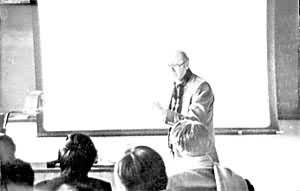 ͬ�ô�ѧƸ�������¹�ר���ڸ�ѧ���Ͽ�